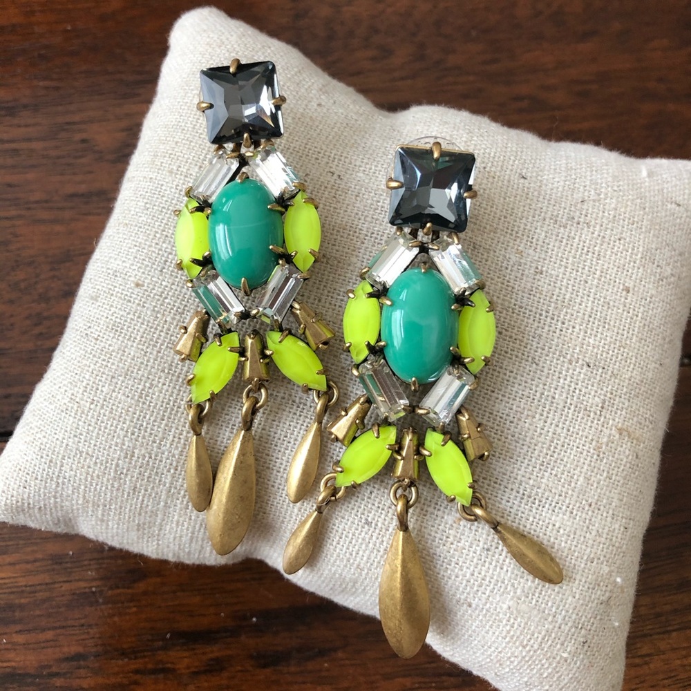 Stella & Dot statement earrings!
